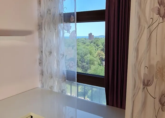 Apartman луксозен в резиденция лазурен бряг Burgasz